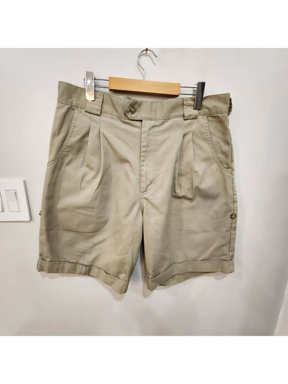 Vintage Tilley Endurables Shorts Mens 34 Beige Pleated Safari Made in Canada